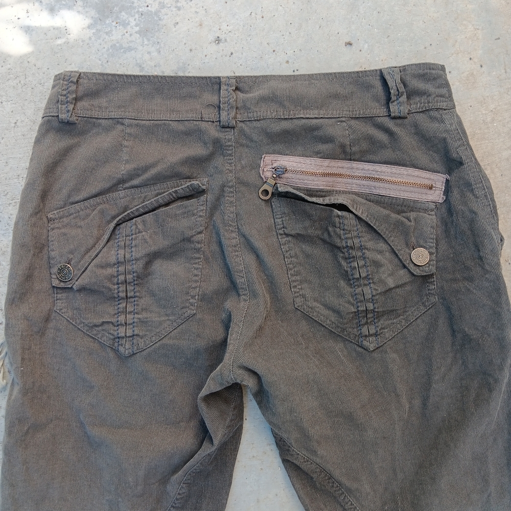 Vintage Italian designer corduroy capris